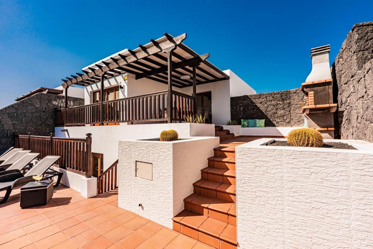 Villa Amigos 200 Mq, With Bar, Hot Pool, Billiard And Bbq Playa Blanca  Buitenkant foto